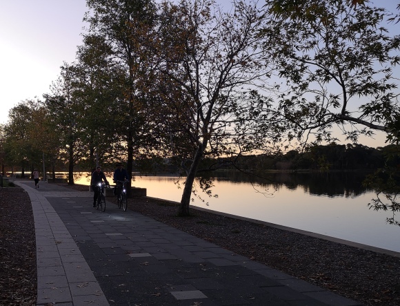 Lake Ginninderra bike path, Belconnen, Canberra